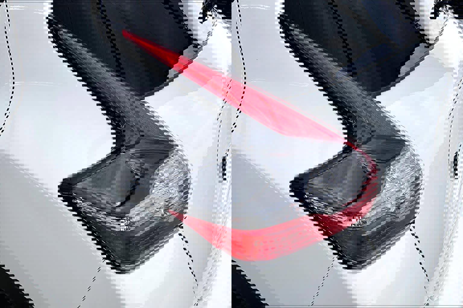 Used 2016 Nissan Juke SL FWD image 29