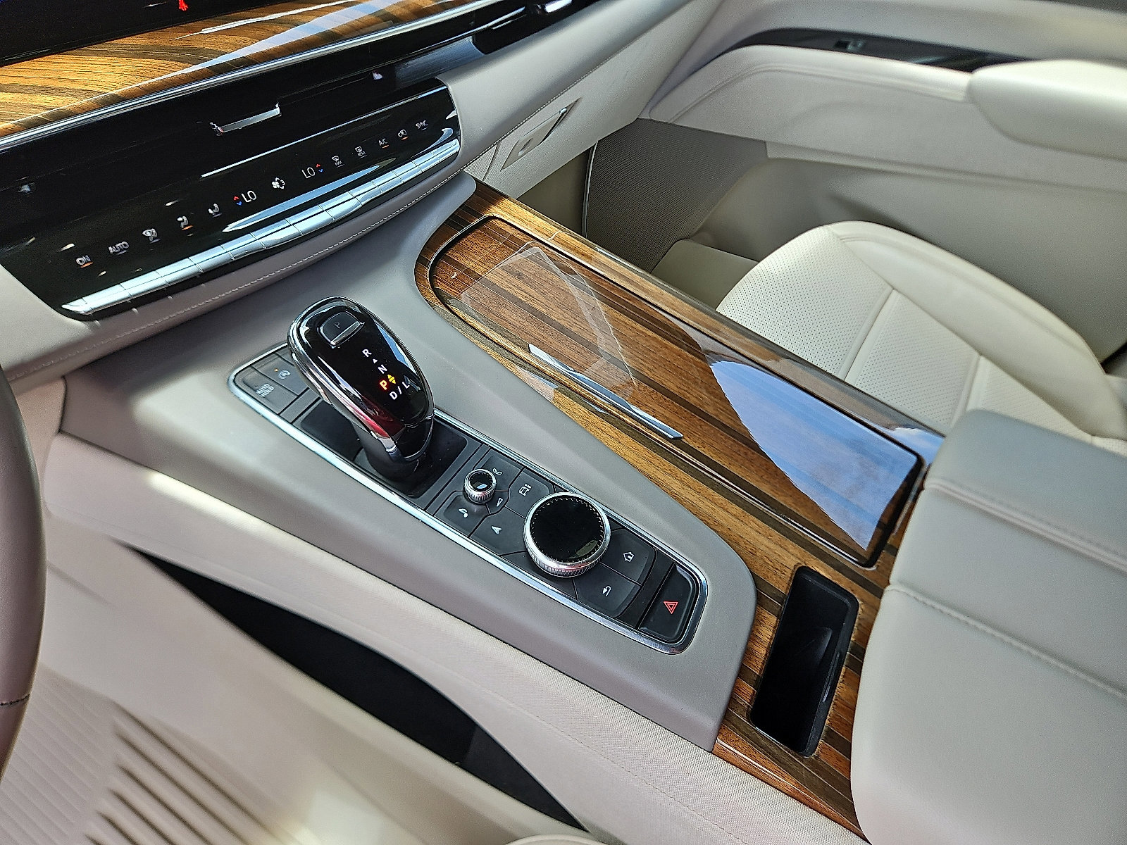 Certified 2024 Cadillac Escalade ESV Sport Platinum w/ LPO, Floor Liner Package image 22