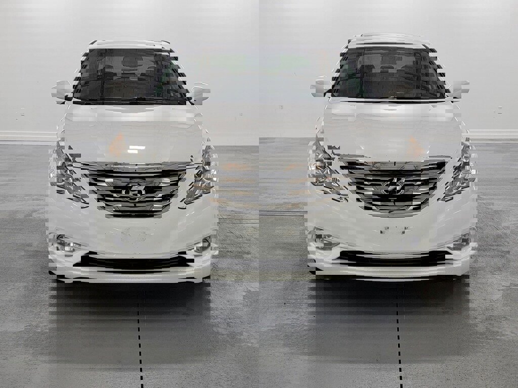 Used 2012 Hyundai Sonata SE w/ Navigation & Sunroof Pkg image 2