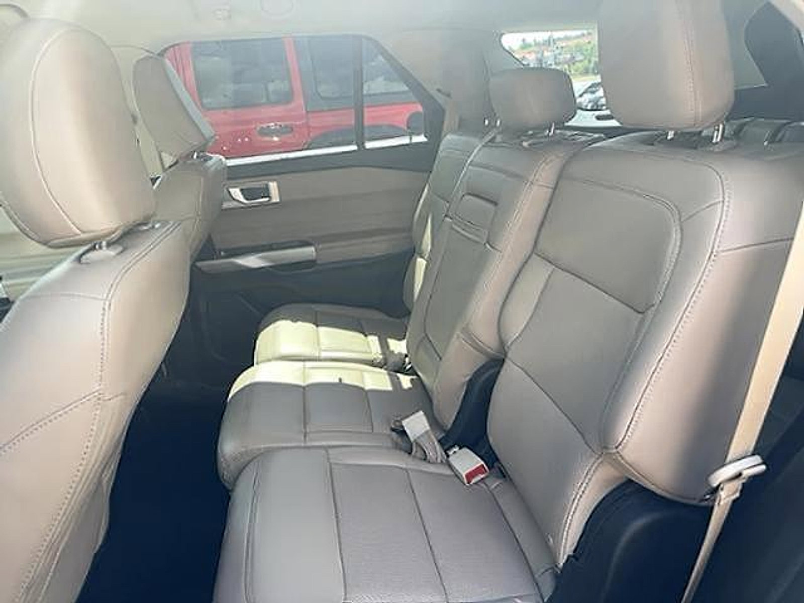 Used 2024 Ford Explorer Limited image 10