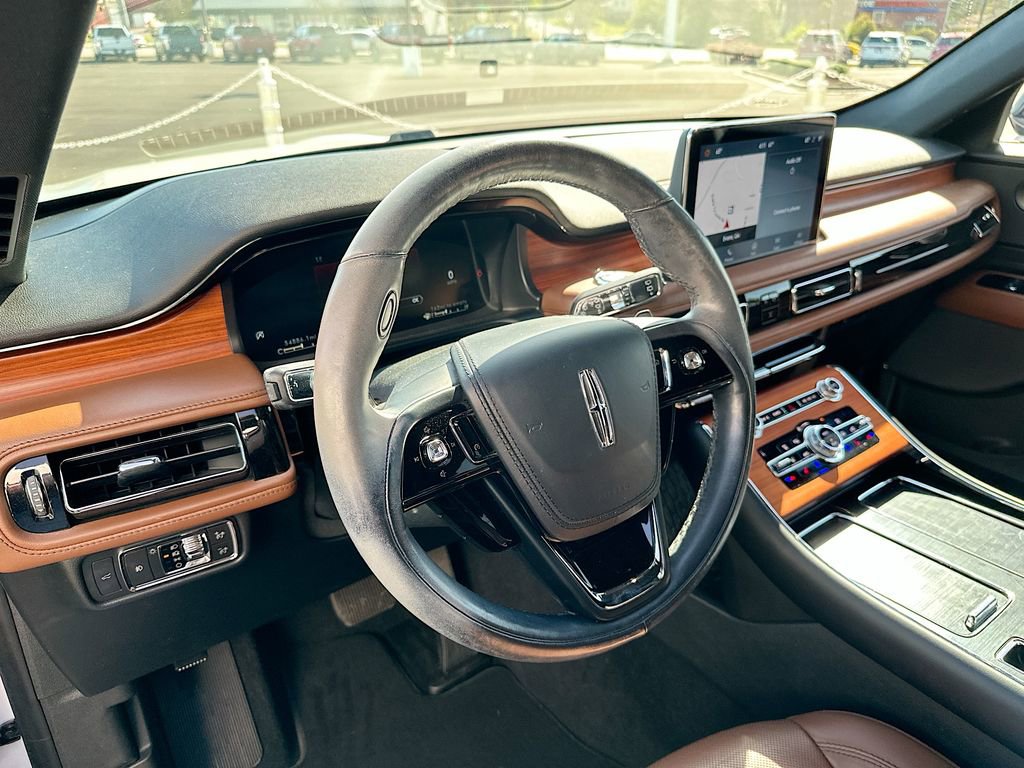 Used 2020 Lincoln Aviator Reserve w/ Elements Package Plus image 10