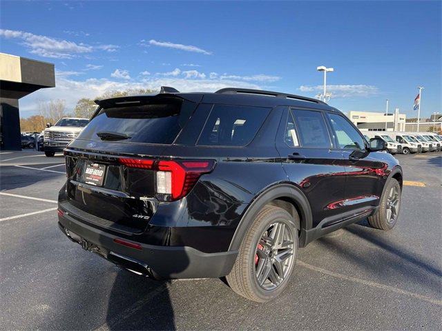 New 2026 Ford Explorer ST-Line w/ ST-Line Street Pack image 7