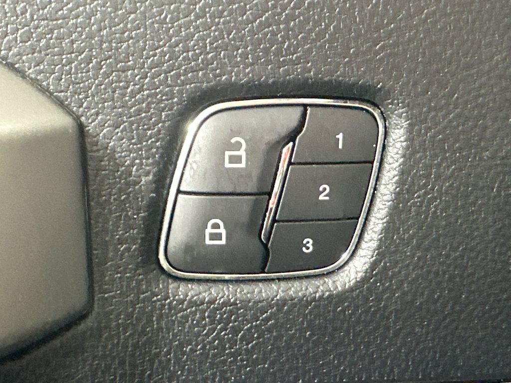 Used 2019 Ford F150 Lariat AWD/4WD image 23