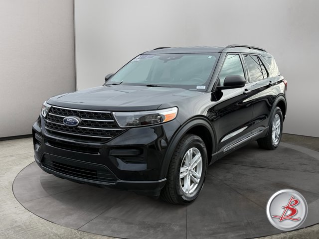 Used 2022 Ford Explorer XLT image 3
