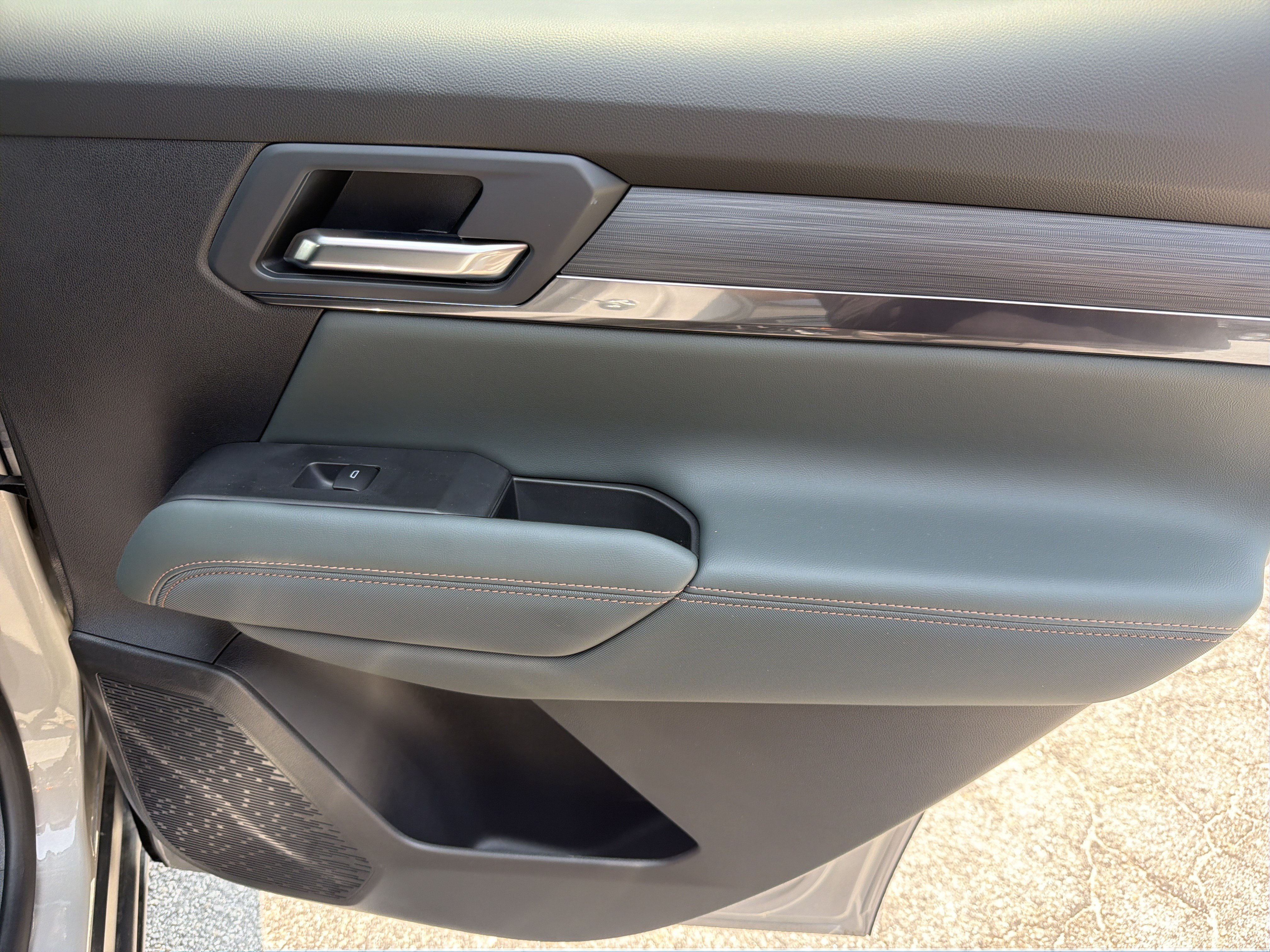 New 2026 GMC Terrain AT4 w/ Technology Package II AWD/4WD image 17