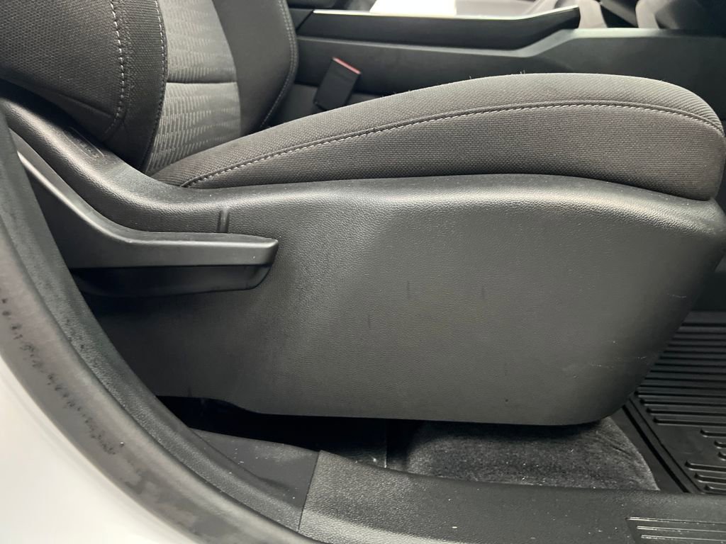 Used 2025 Chevrolet Equinox LT image 25