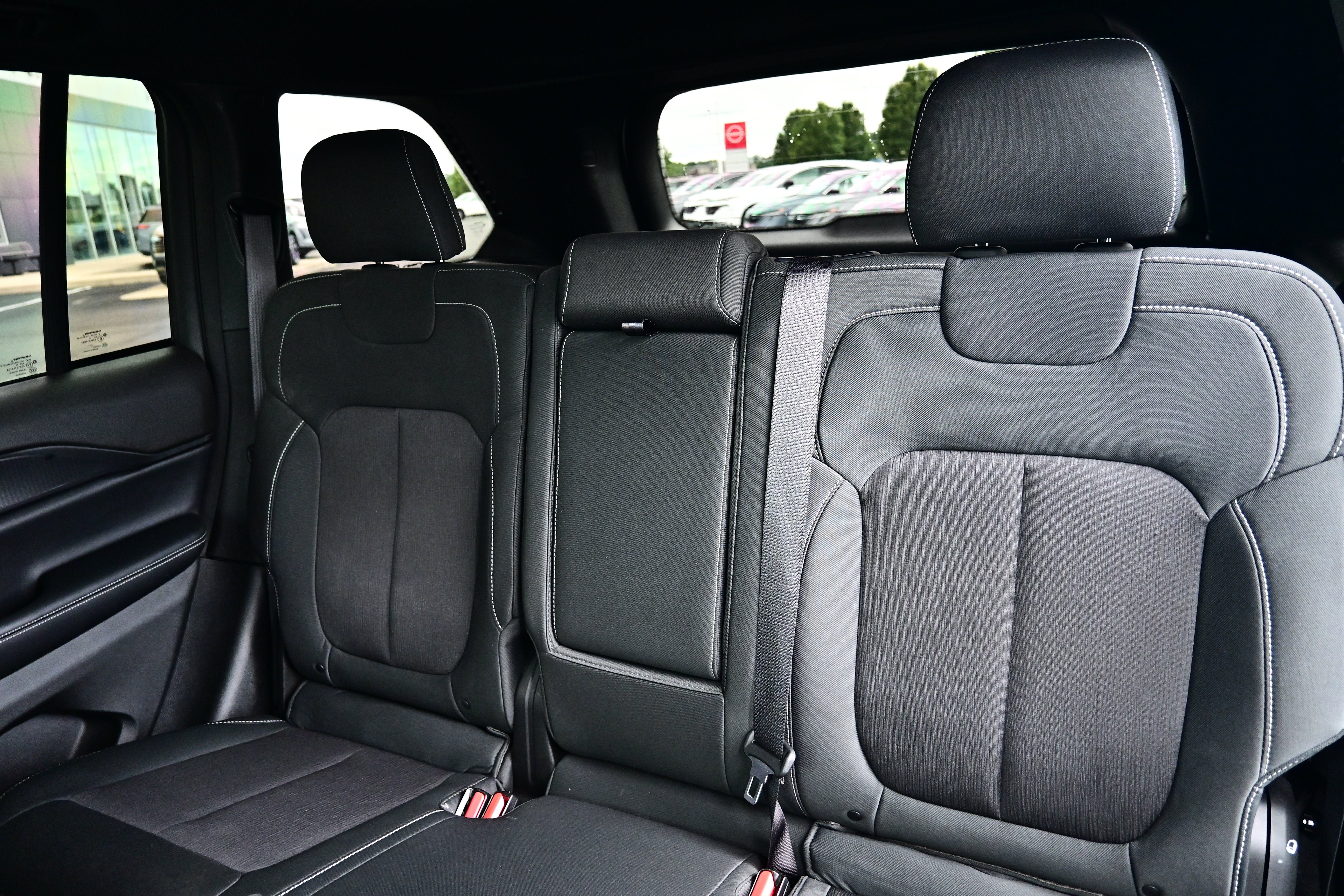 Used 2024 Jeep Grand Cherokee Laredo X AWD/4WD image 24