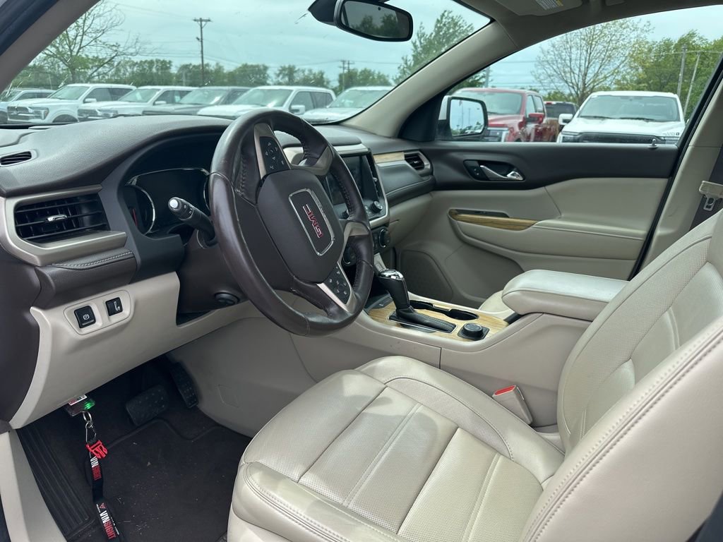 Used 2017 GMC Acadia Denali w/ Technology Package AWD/4WD image 10