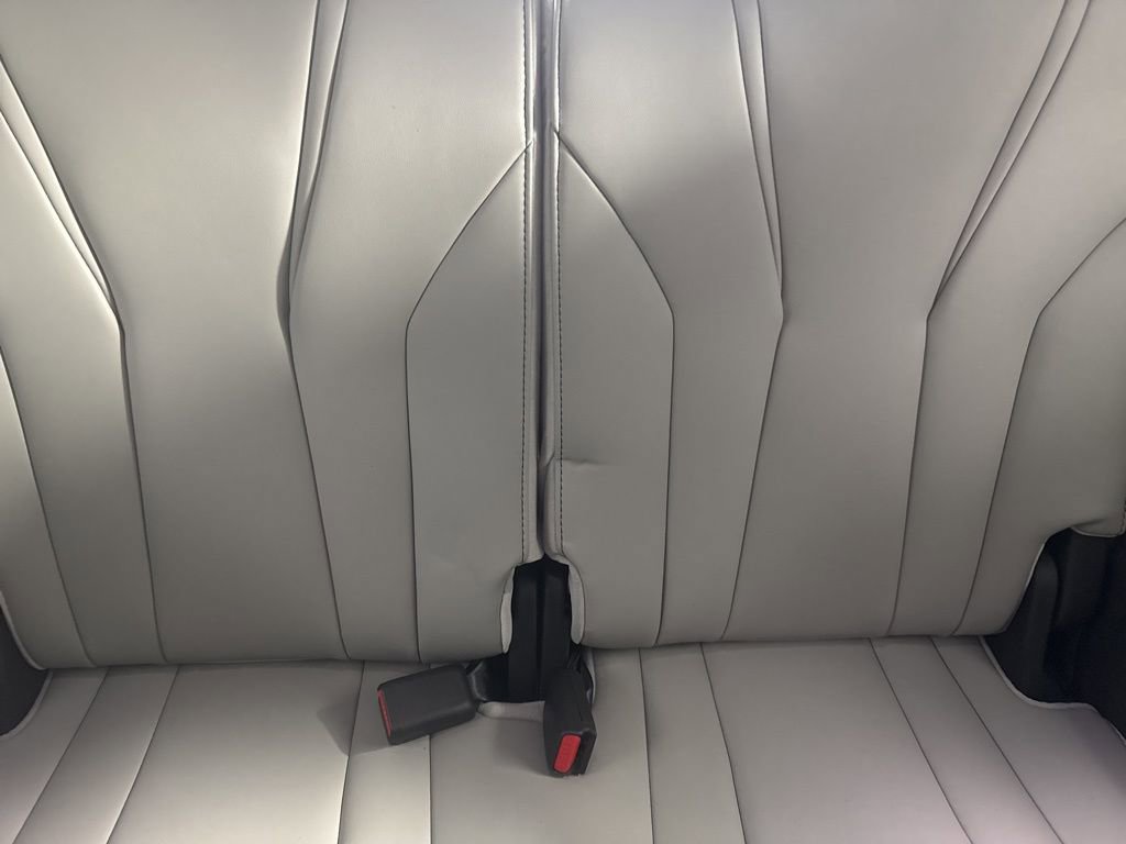Used 2025 Acura MDX w/ Advance Package image 17