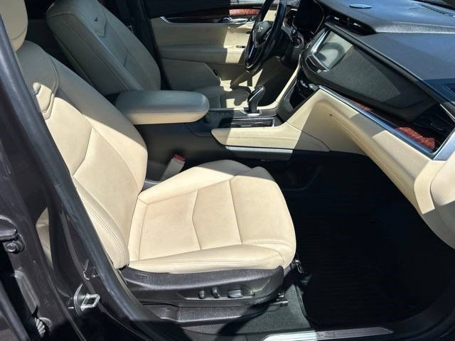 Used 2018 Cadillac XT5 Luxury w/ Driver Awareness Package AWD/4WD image 52