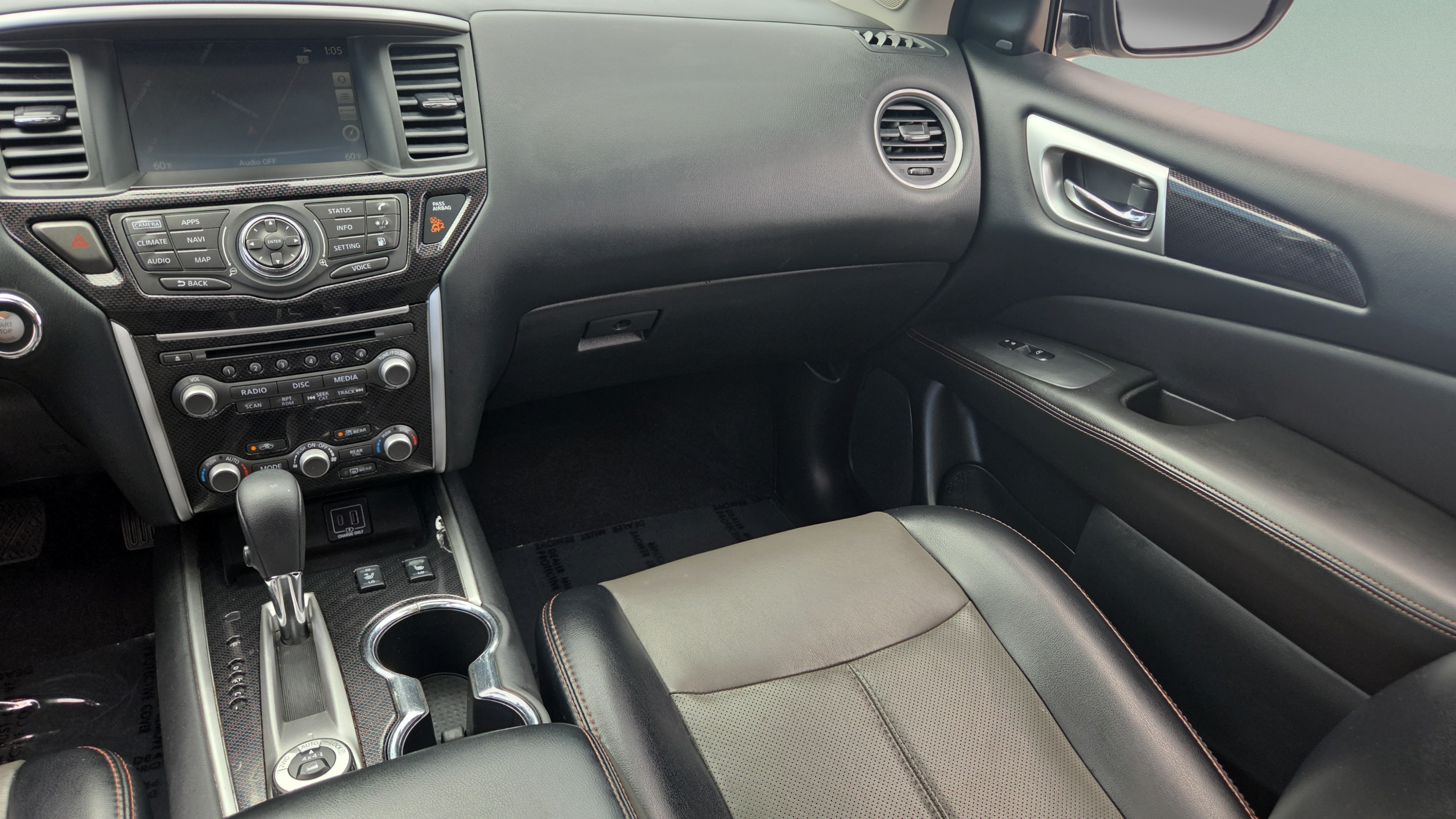 Used 2020 Nissan Pathfinder SL AWD/4WD image 14