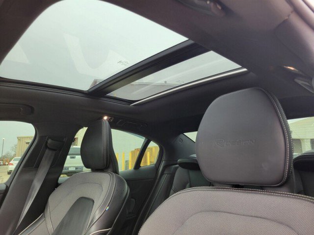Used 2019 Volvo S60 T5 R-Design image 24