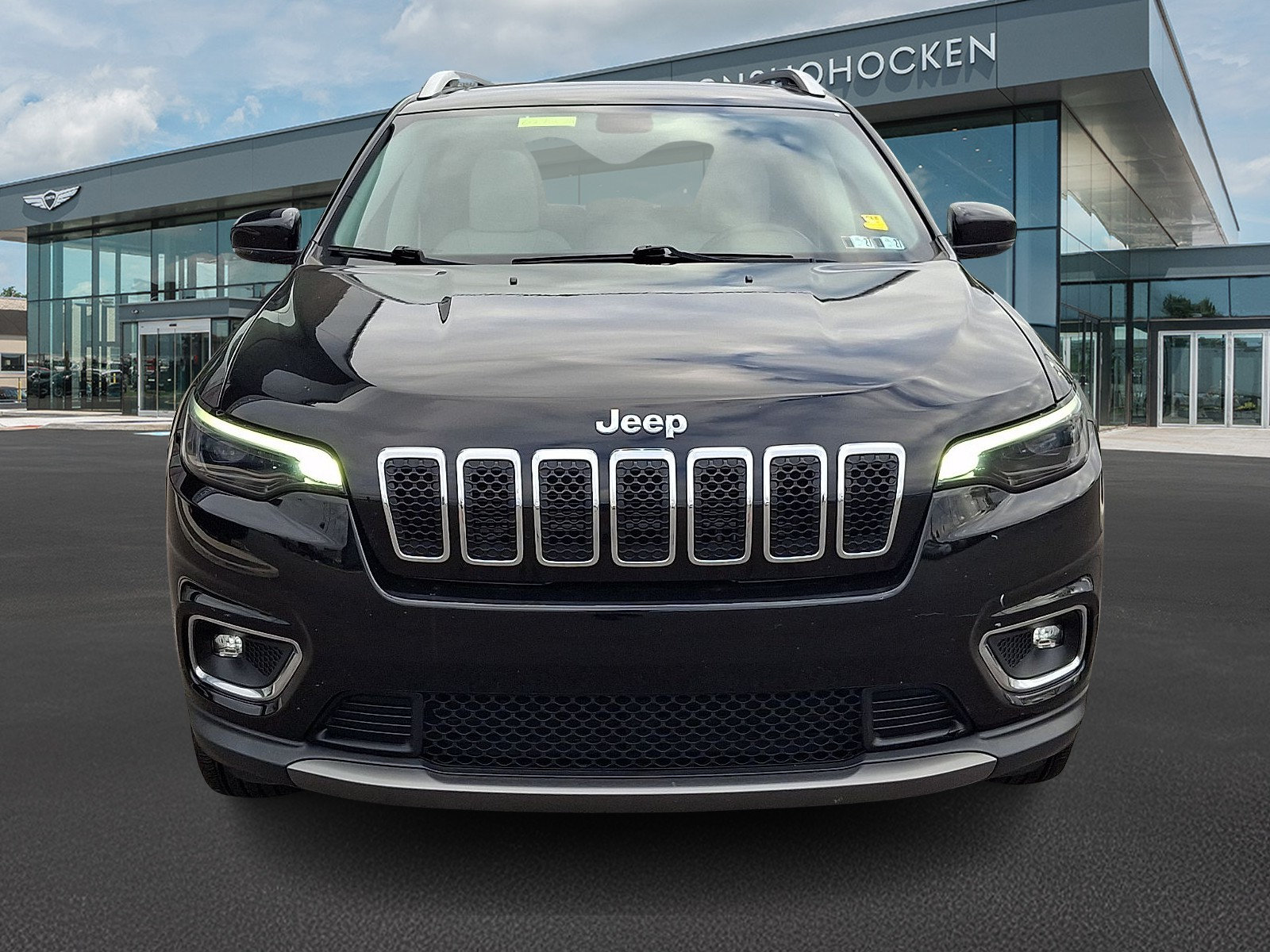 Used 2019 Jeep Cherokee Limited AWD/4WD image 3