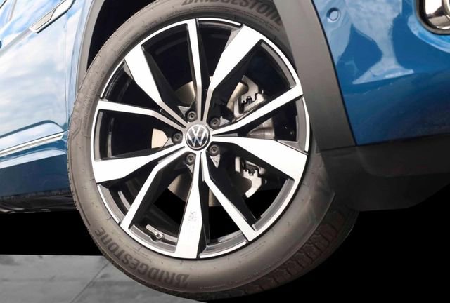 New 2026 Volkswagen Atlas SEL Premium R-Line image 3