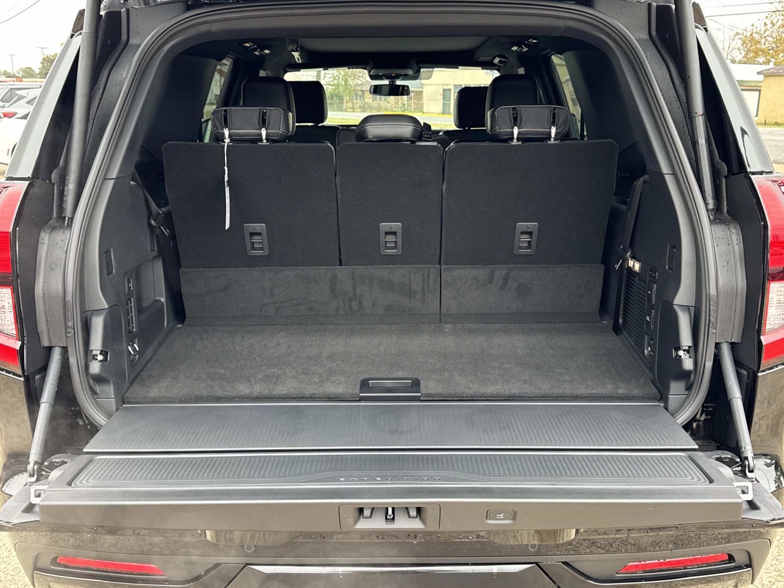 New 2025 Ford Expedition Platinum w/ Stealth Performance Package image 6