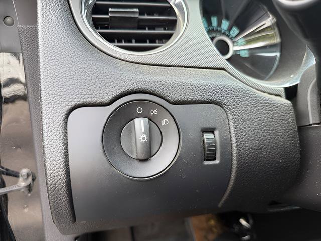 Used 2013 Ford Mustang Coupe image 12