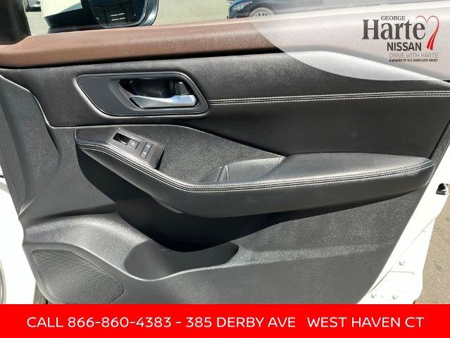 Certified 2023 Nissan Rogue SV w/ SV Premium B Package AWD/4WD image 18