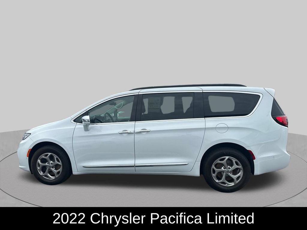 Used 2022 Chrysler Pacifica Limited AWD/4WD image 2