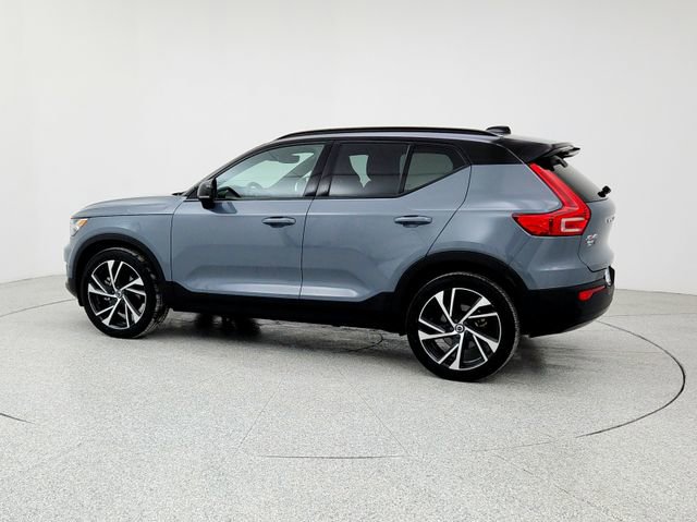 Certified 2022 Volvo XC40 T5 R-Design w/ Advanced Package image 7