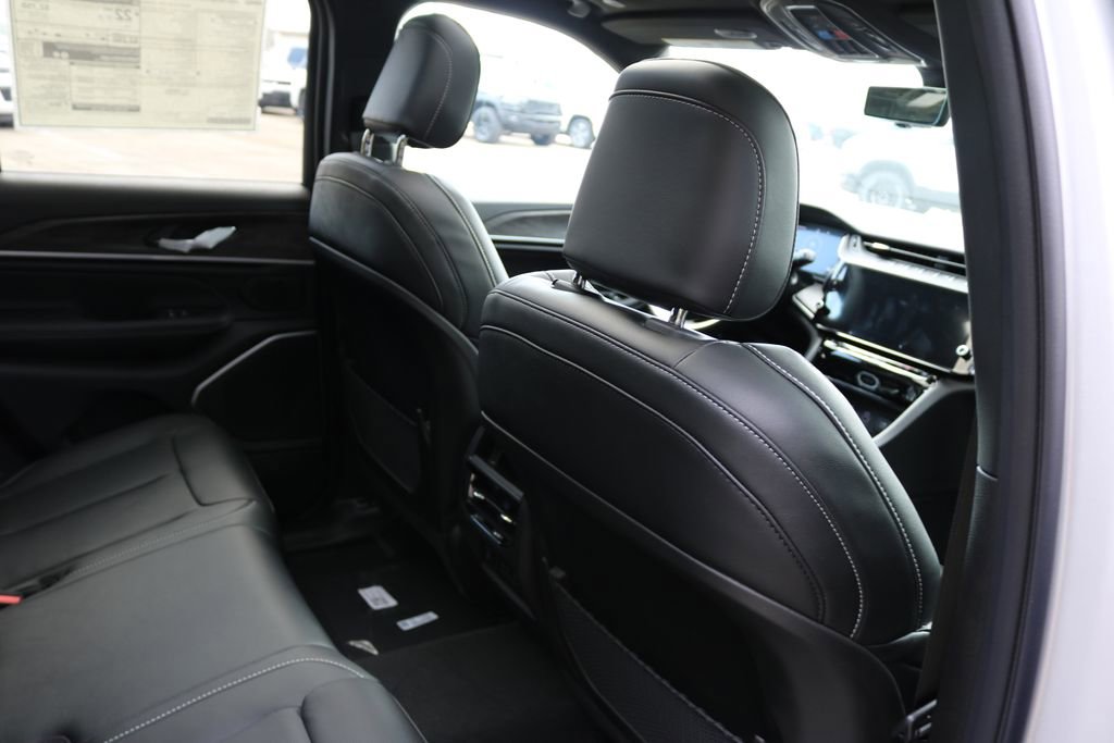 New 2026 Jeep Grand Cherokee Limited AWD/4WD image 19