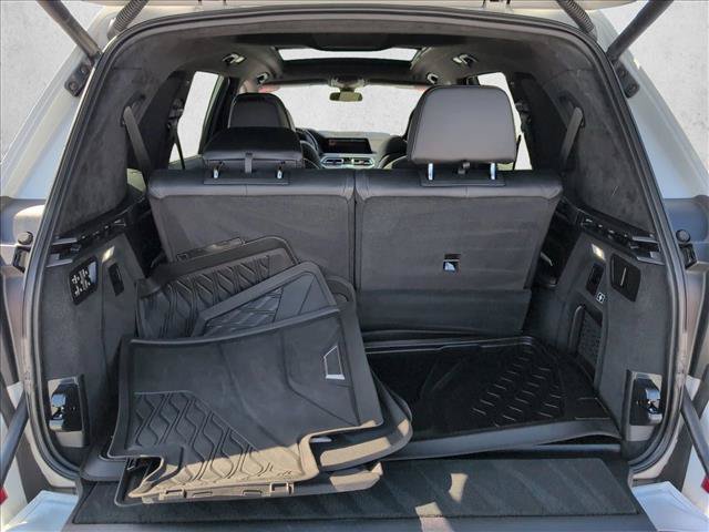 Used 2022 BMW X7 xDrive40i w/ M Sport Package AWD/4WD image 6