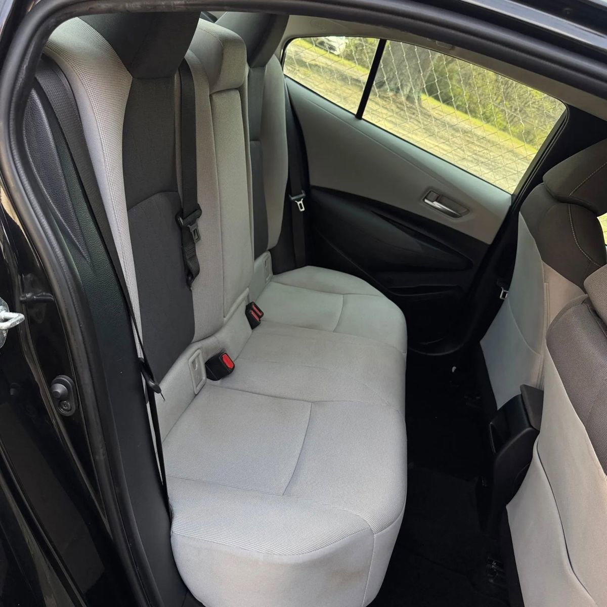 Used 2020 Toyota Corolla LE FWD image 16