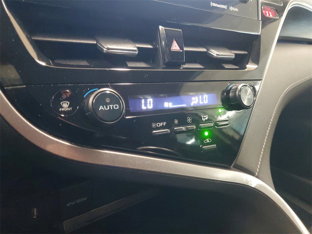 Used 2021 Toyota Camry XLE image 29
