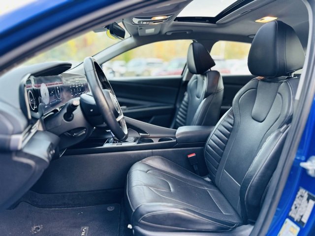 Used 2023 Hyundai Elantra Limited image 21