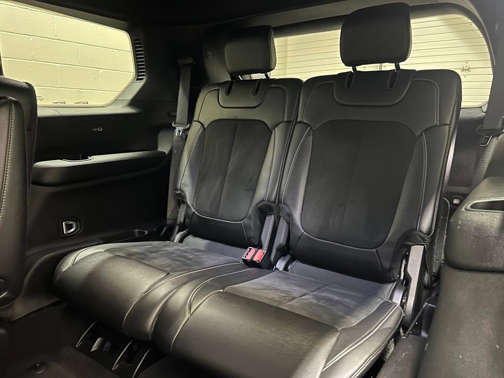 Used 2023 Jeep Grand Cherokee L Laredo AWD/4WD image 9