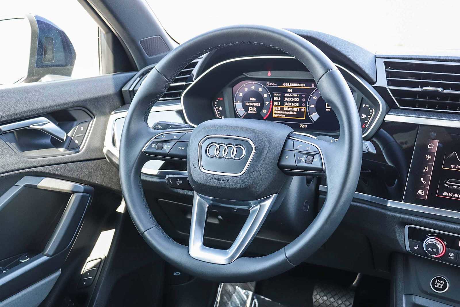 Used 2025 Audi Q3 2.0T Premium w/ Convenience Package image 20