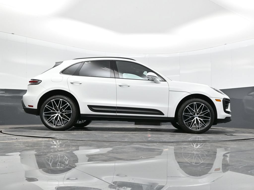 Certified 2026 Porsche Macan AWD/4WD image 39