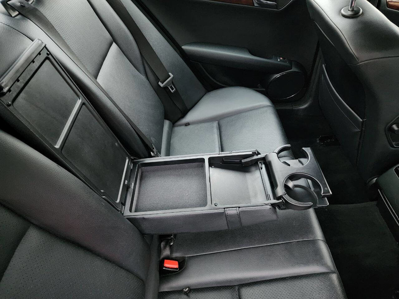 Used 2008 Mercedes-Benz C 300 Sedan image 34