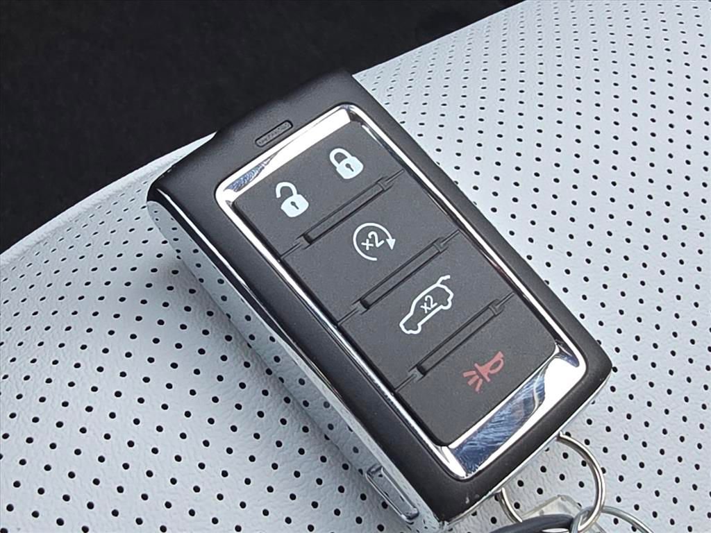 New 2026 Jeep Cherokee Limited image 18