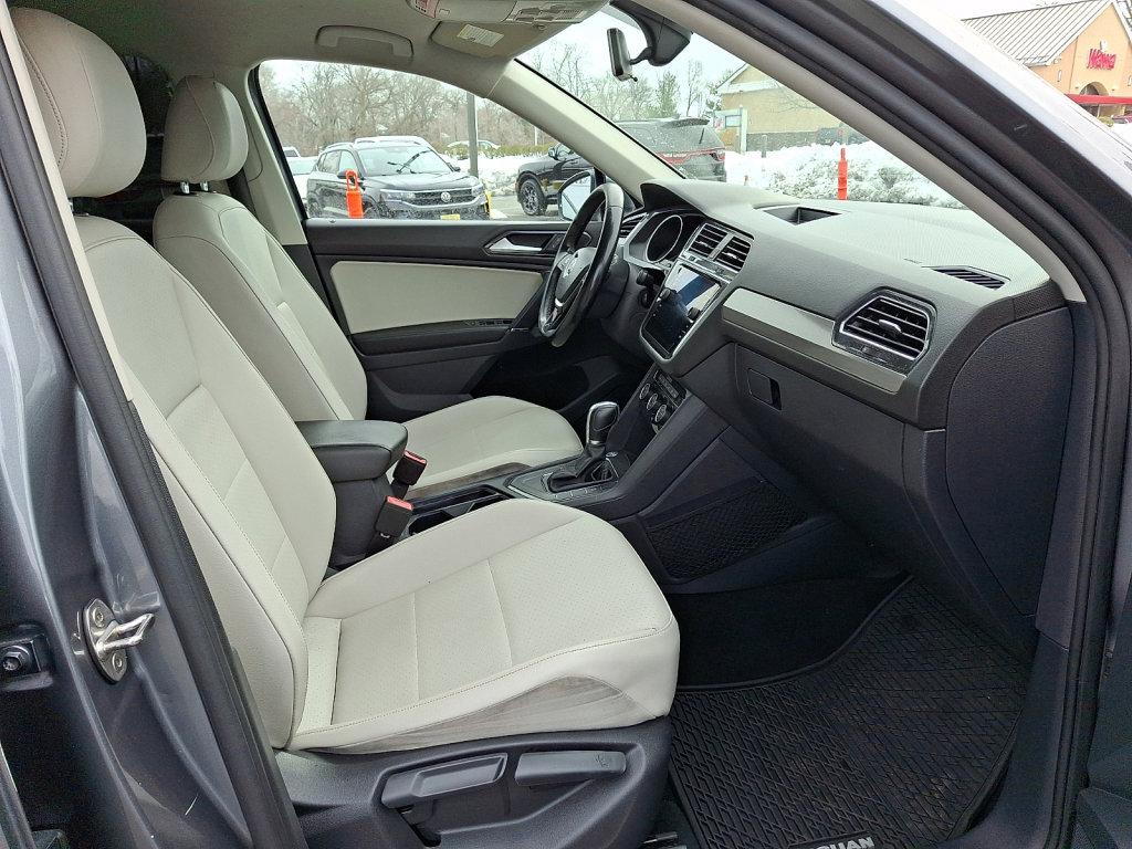 Used 2018 Volkswagen Tiguan SE w/ Front Fog Lights Package image 7