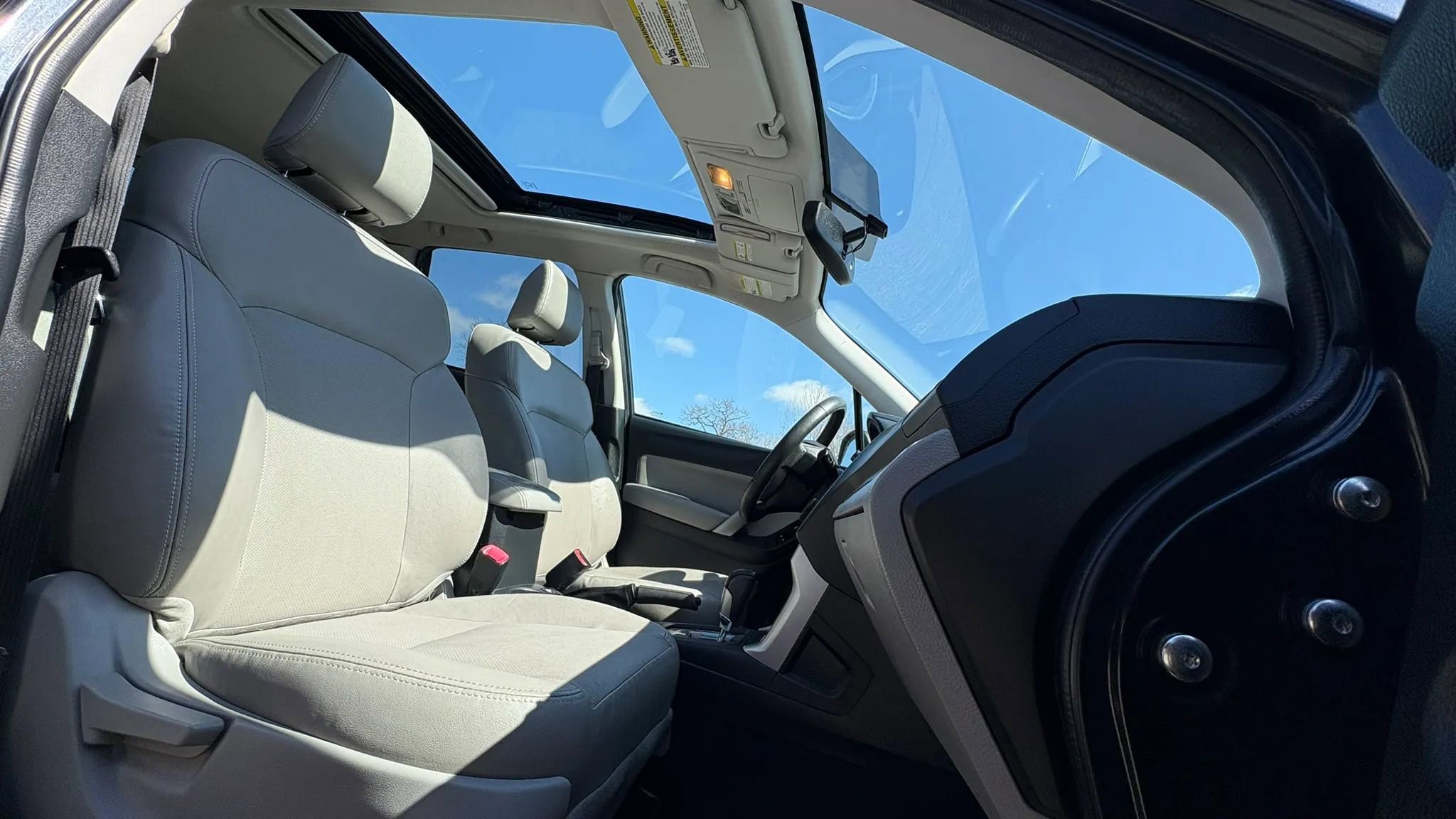 Used 2015 Subaru Forester 2.5i Limited AWD/4WD image 33