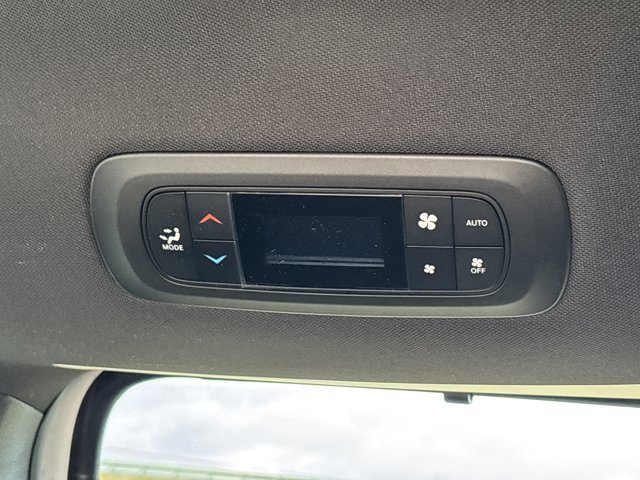 New 2026 Chrysler Pacifica Select image 18