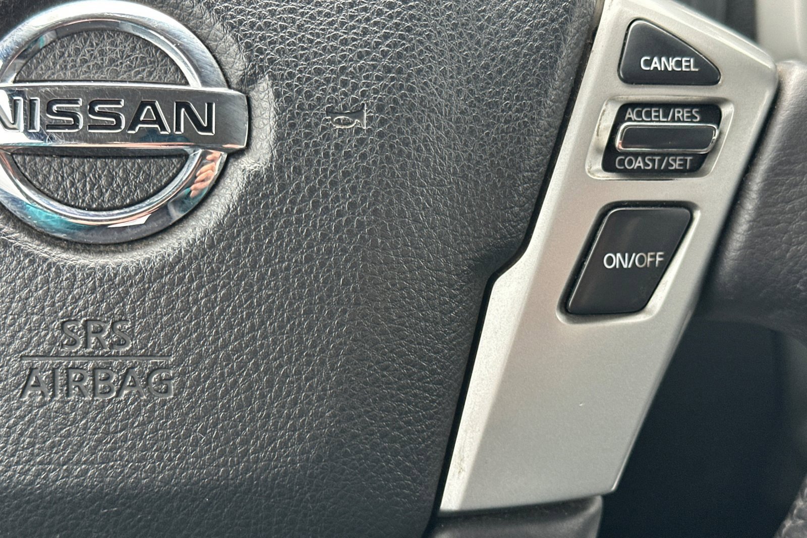 Used 2018 Nissan Titan SL w/ Chrome Package image 36