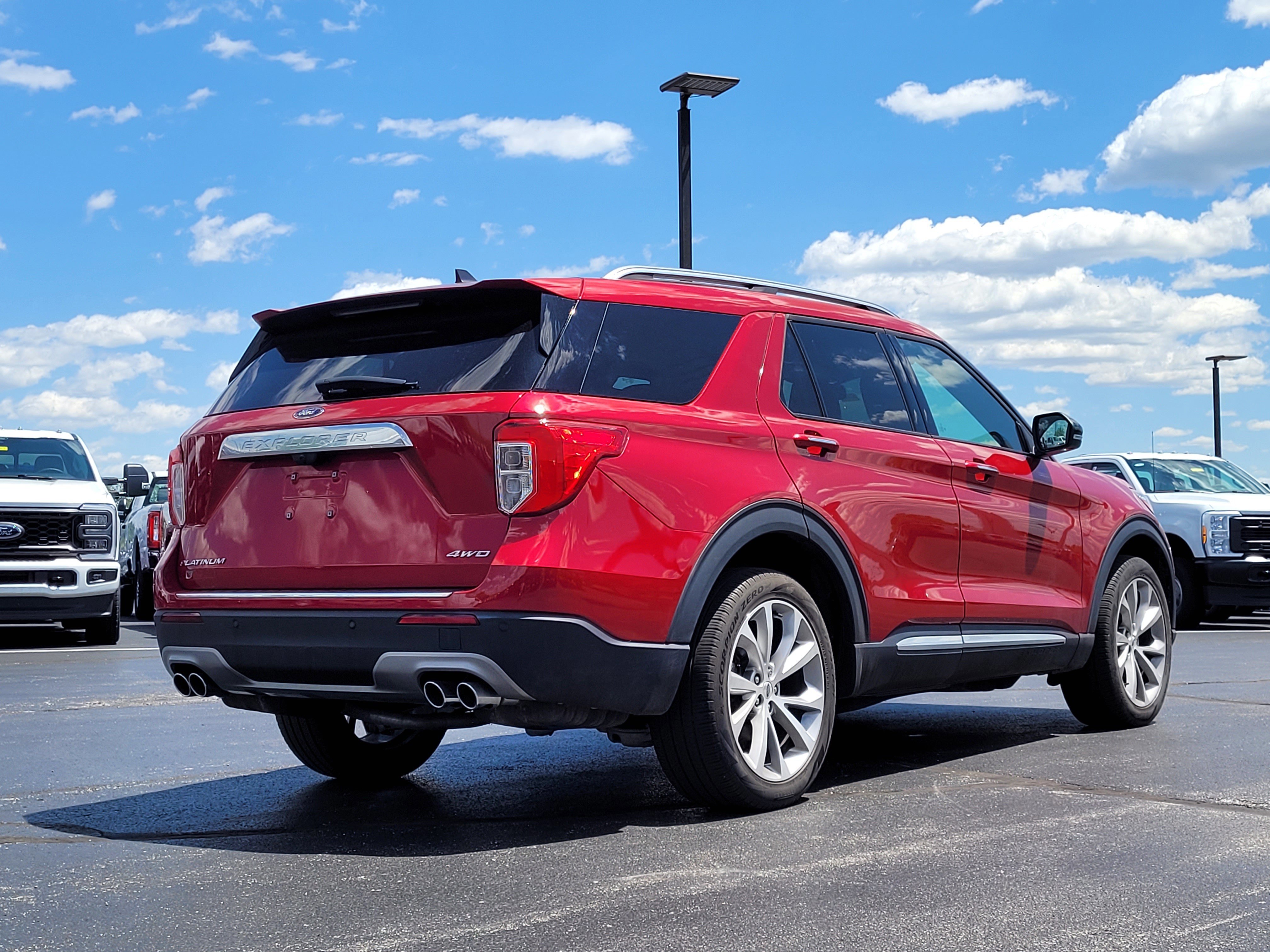 Used 2023 Ford Explorer Platinum w/ Equipment Group 601A AWD/4WD image 3