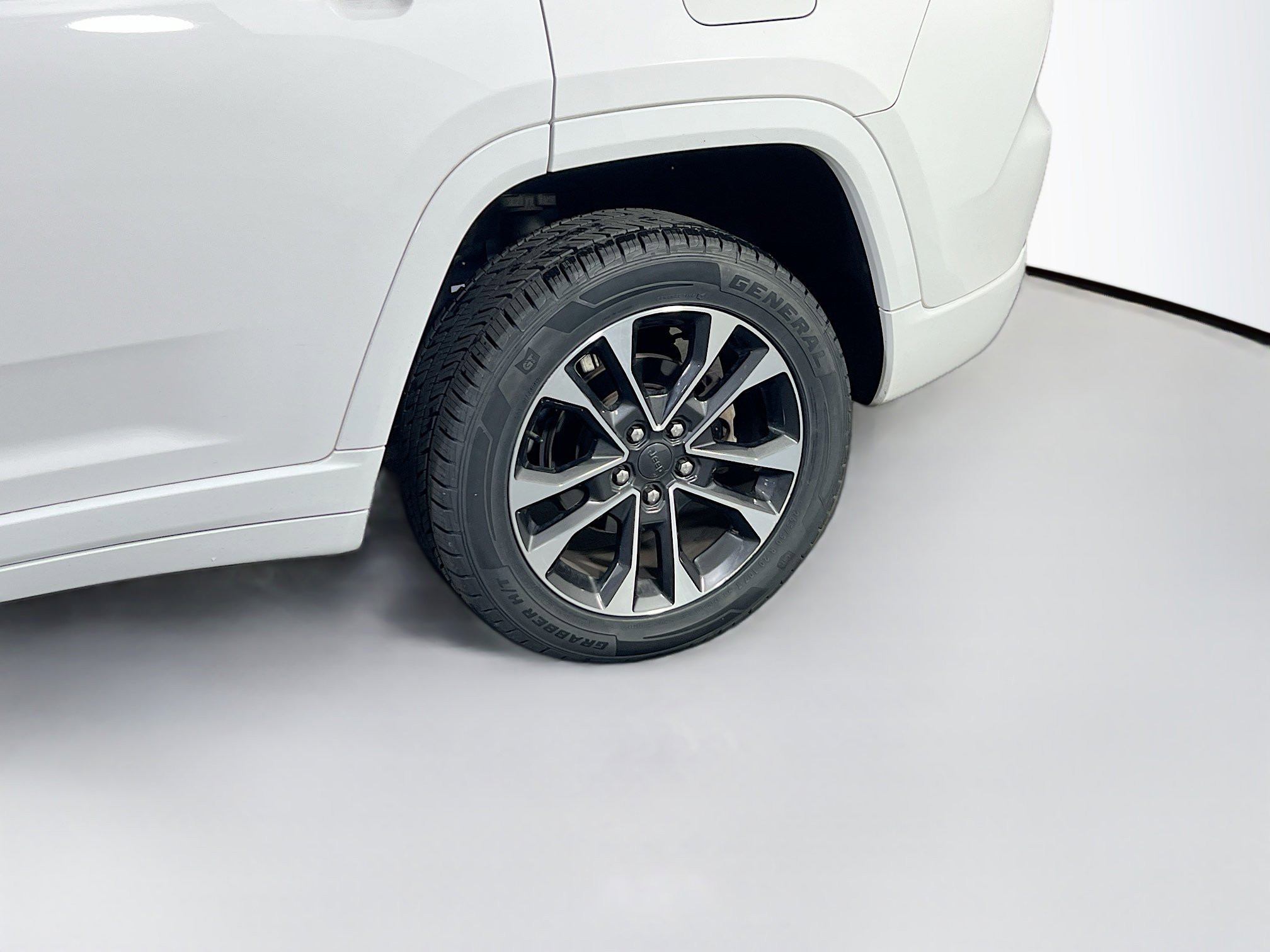 Used 2022 Jeep Grand Cherokee Overland w/ Luxury Tech Group IV image 29