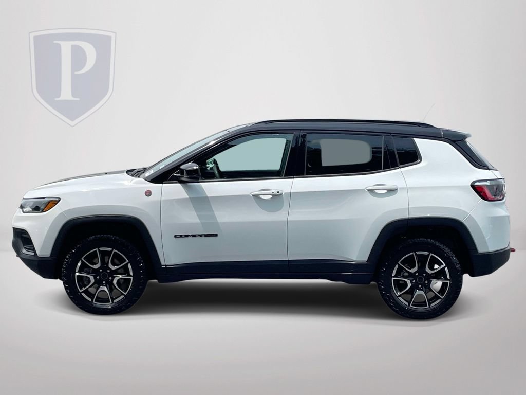 Certified 2025 Jeep Compass Trailhawk AWD/4WD image 5