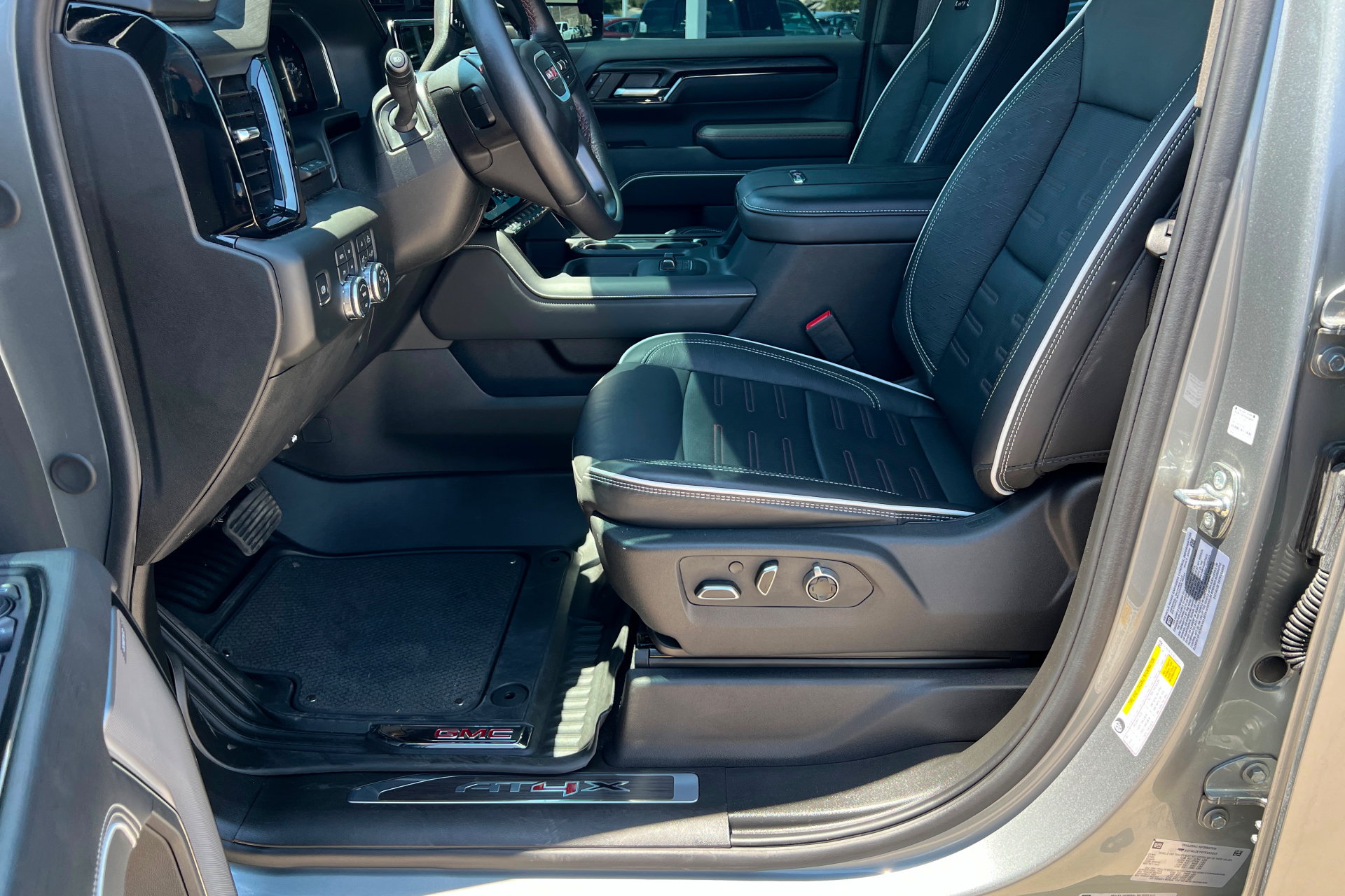 Used 2026 GMC Sierra 2500 AT4X AWD/4WD image 19
