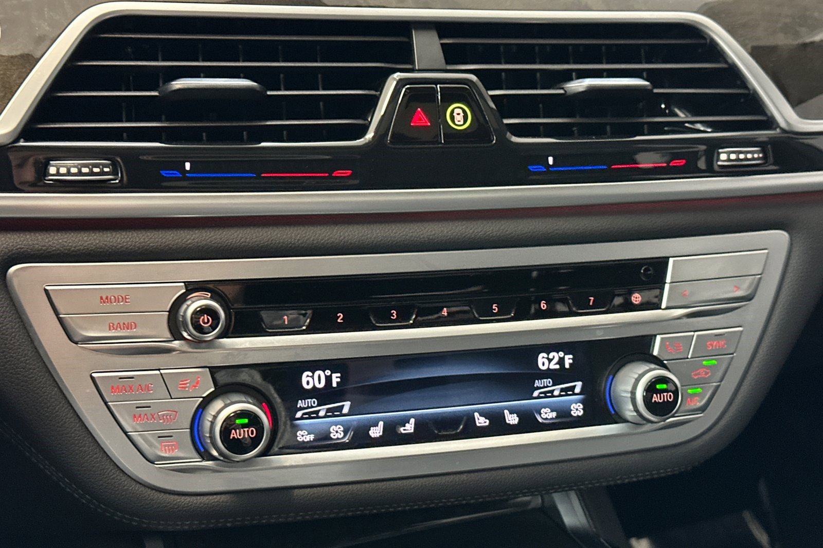 Used 2022 BMW 740i w/ M Sport Package RWD image 25