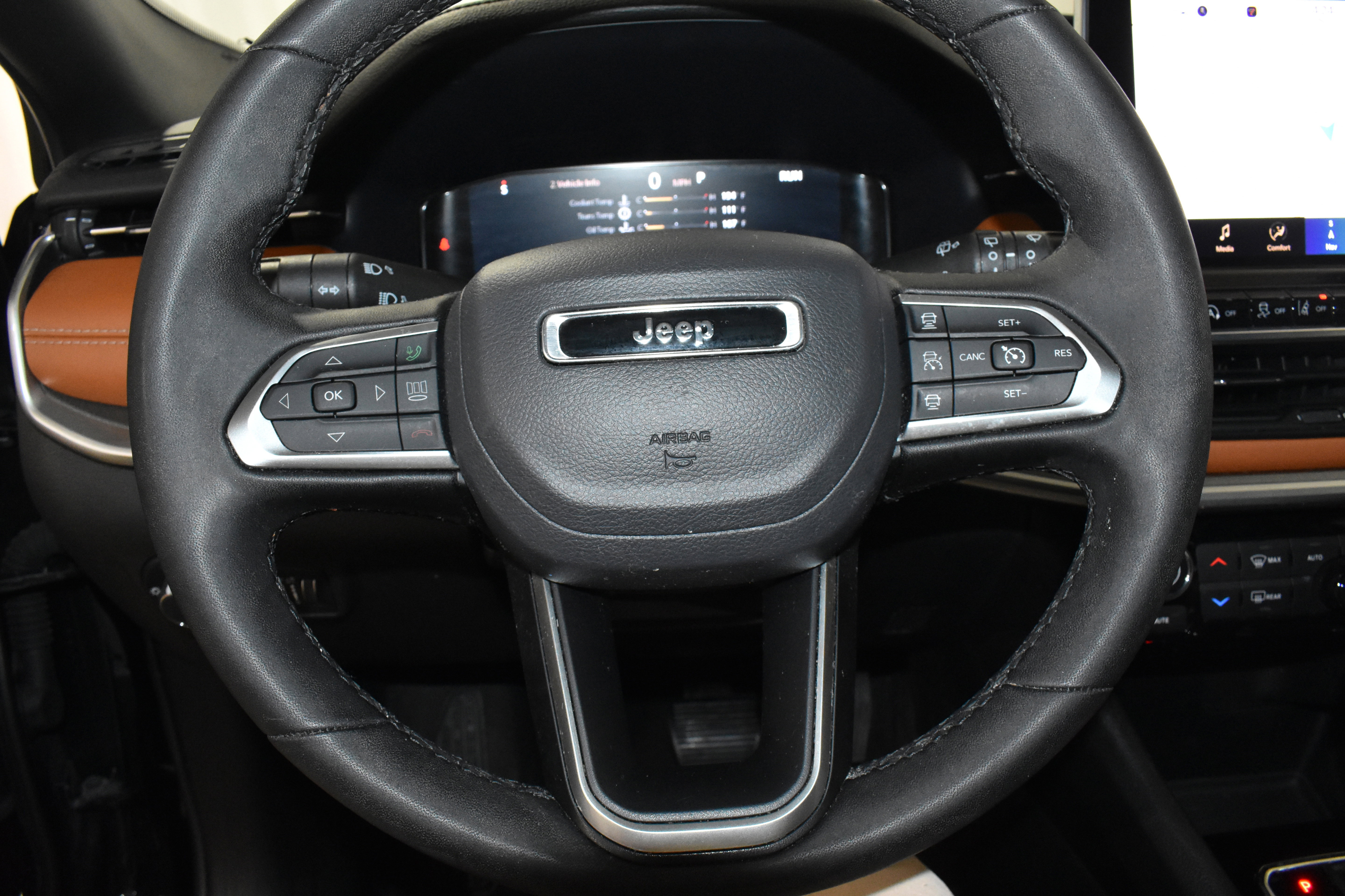 Used 2024 Jeep Compass Limited w/ Elite Group image 12