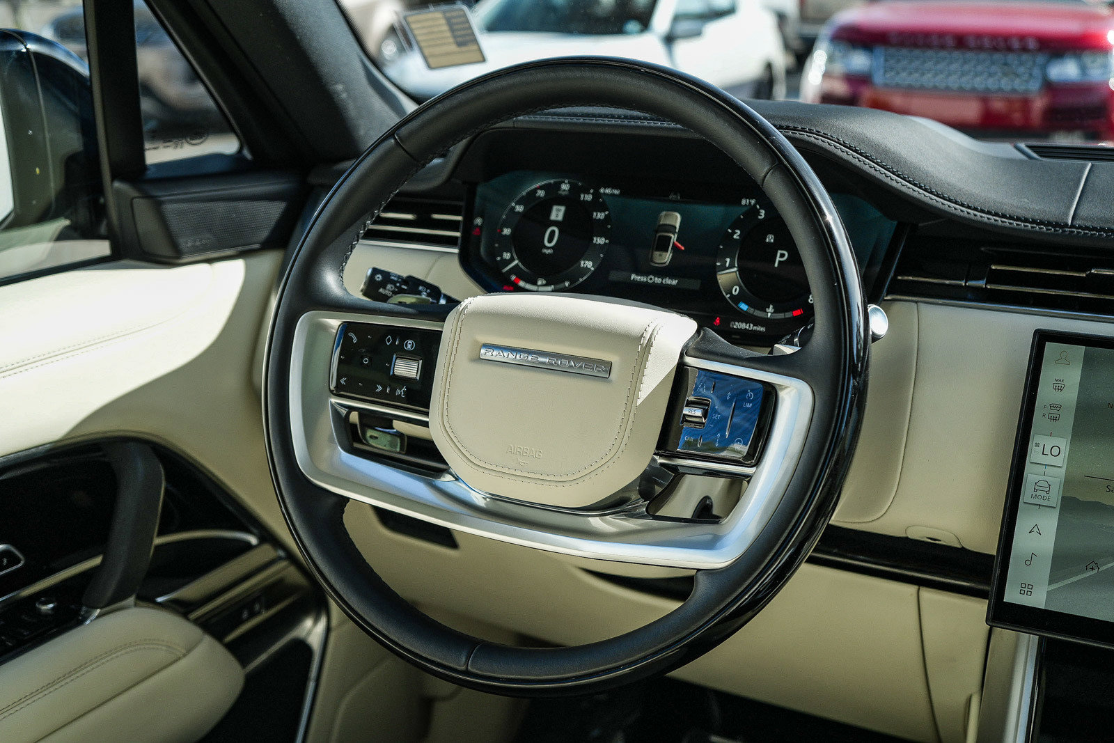Certified 2025 Land Rover Range Rover SE AWD/4WD image 16