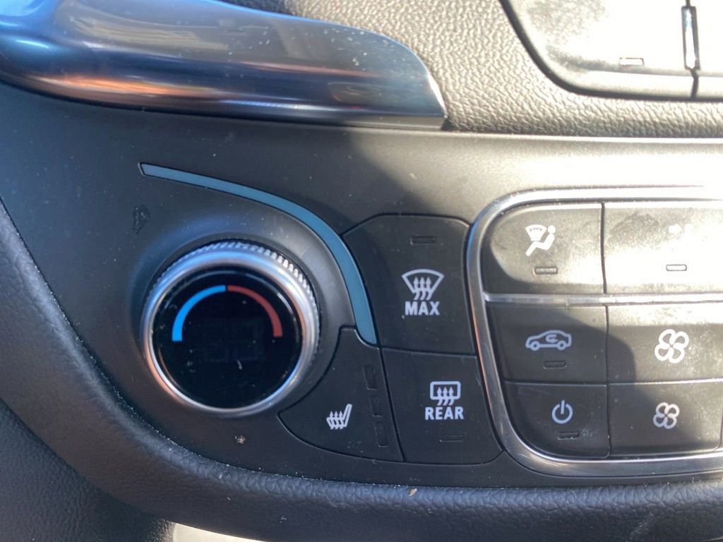 Used 2023 Chevrolet Equinox LT image 31