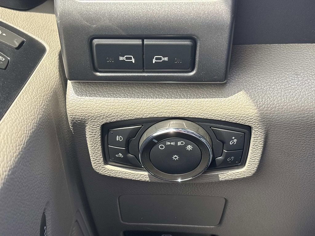 Used 2022 Ford F250 XLT w/ XLT Premium Package AWD/4WD image 22
