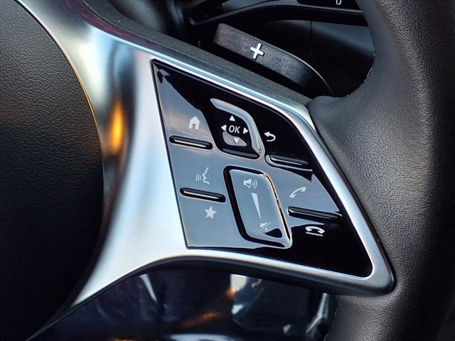 Used 2025 Mercedes-Benz GLC 300 image 10