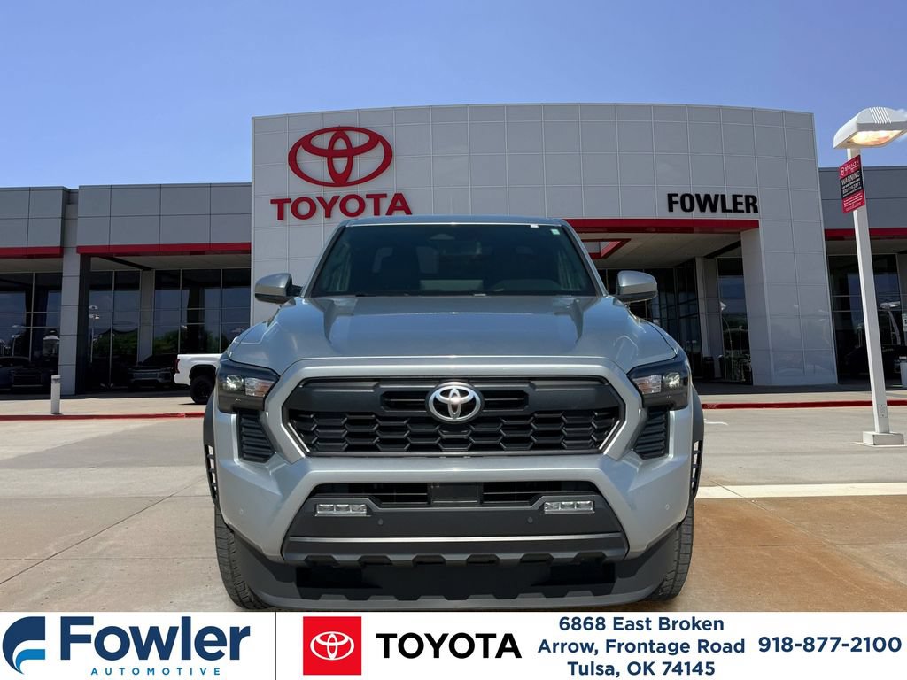 Certified 2025 Toyota Tacoma TRD Off-Road w/ TRD Off Road Upgrade Package AWD/4WD image 9