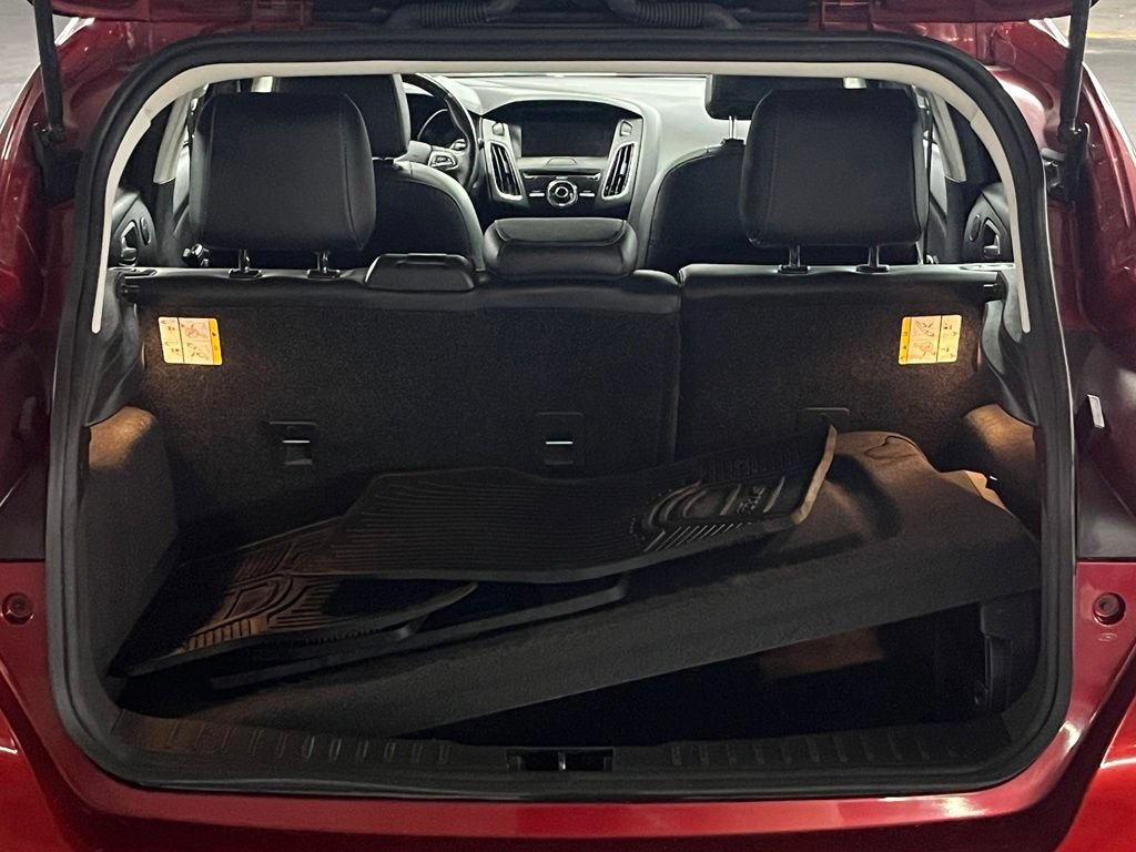 Used 2017 Ford Focus Titanium FWD image 36
