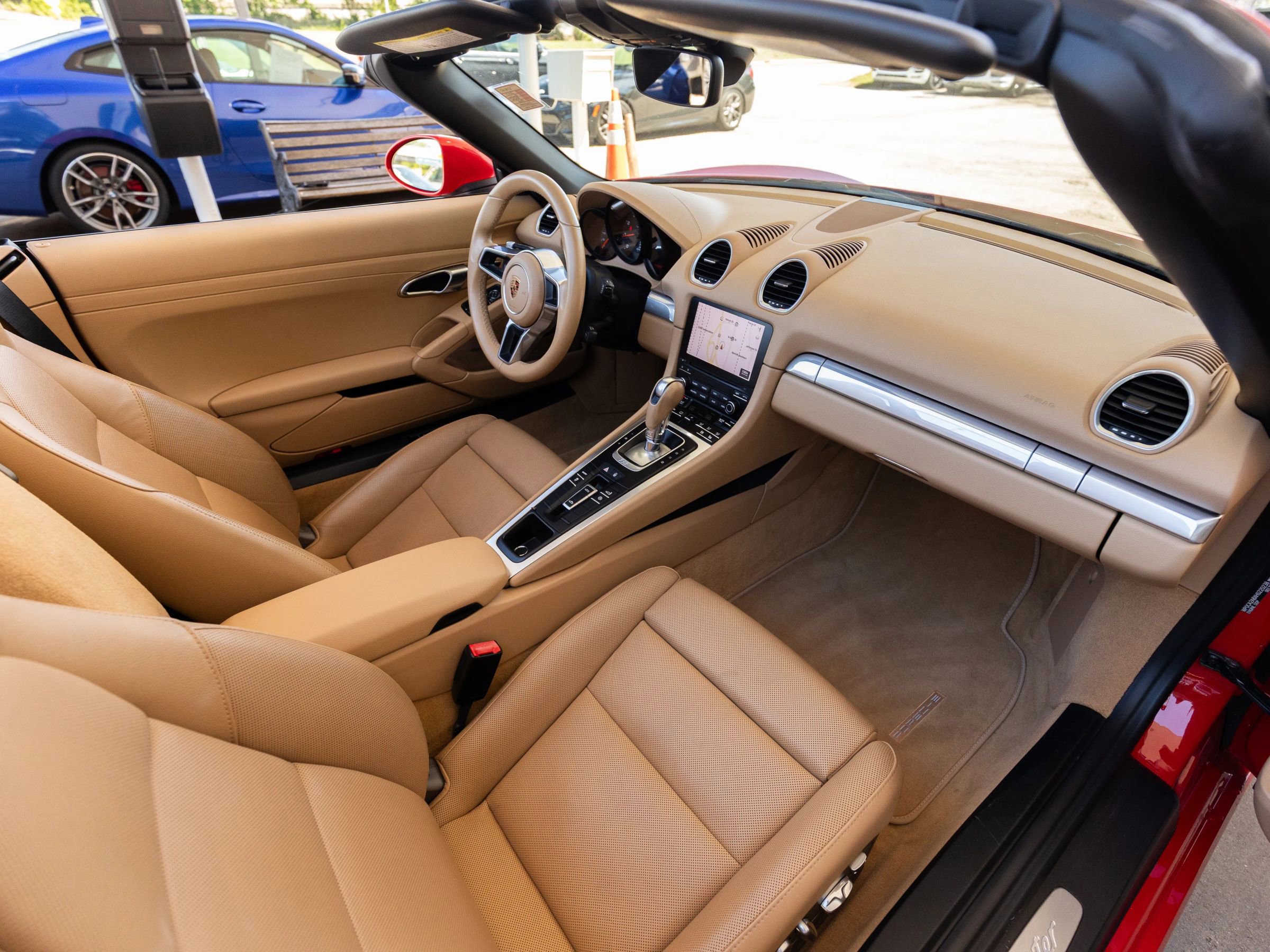 Used 2017 Porsche 718 Boxster RWD image 25
